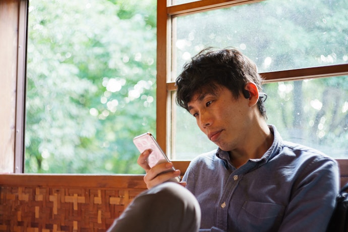ワイヤレスイヤホン初心者の人は、日本語の説明書がついているかもチェック