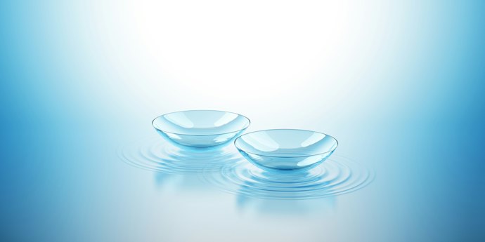 カラコン初心者なら高含水、ドライアイなら低含水がベター