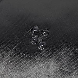 天候を気にせず着たいなら、撥水性や防水透湿性を備えたものがおすすめ