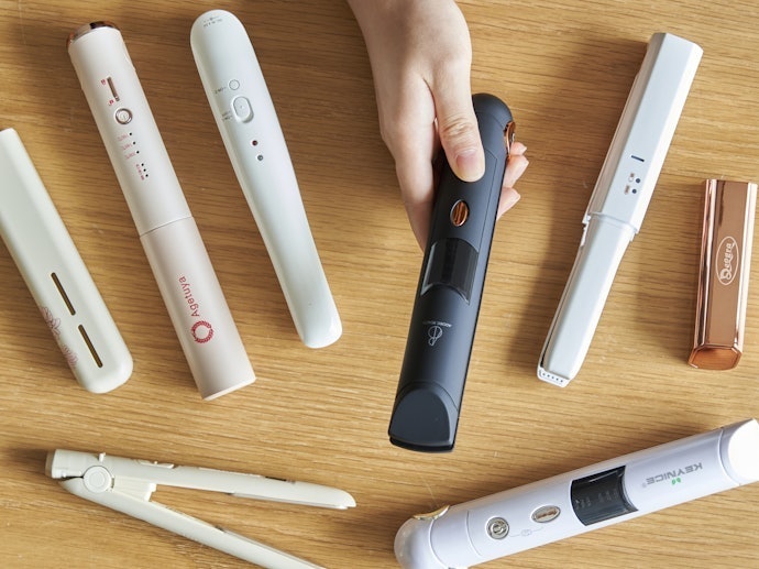 希少】Dyson HS03 コラール コードレス ストレートアイロン コッパー 希少】Dyson HS03 コラール コードレス ストレートアイロン コッパー