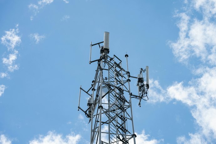急に圏外になる場合は通信障害の可能性がある