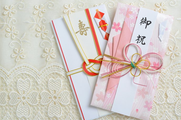 相場は一般的な出産祝いの1.5倍程の金額が目安