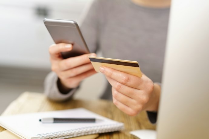 申し込みの翌月末日までに開通を完了する必要がある
