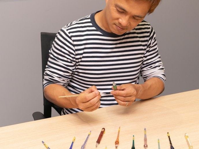 やや滑りやすいが、書き心地は快適。日記を習慣づけたい人におすすめ