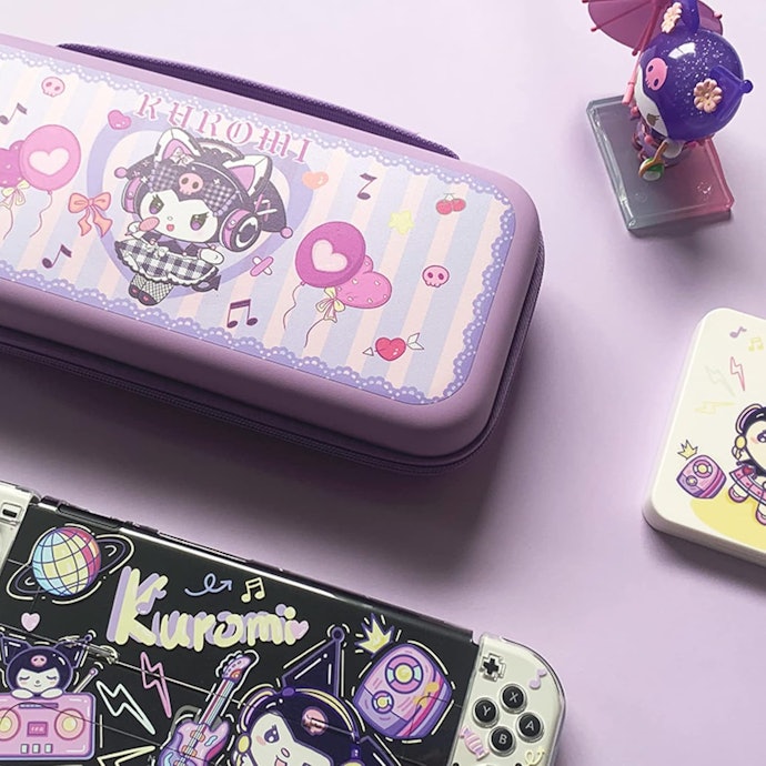 シンプルなデザインからキャラクターデザインのケースまでさまざま。好みのデザインのものを選ぼう