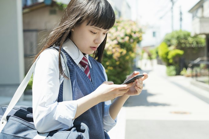 LINEMOは18歳未満の本人名義での契約が不可