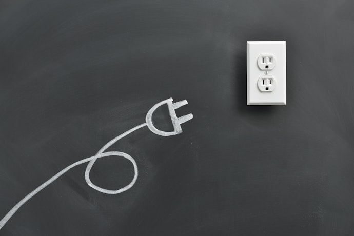 デメリット:電源が別途必要。無線を使用するため電波妨害には弱い
