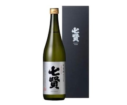 贈り物に選ぶなら、専用箱付きのお酒やギフトセットが候補に