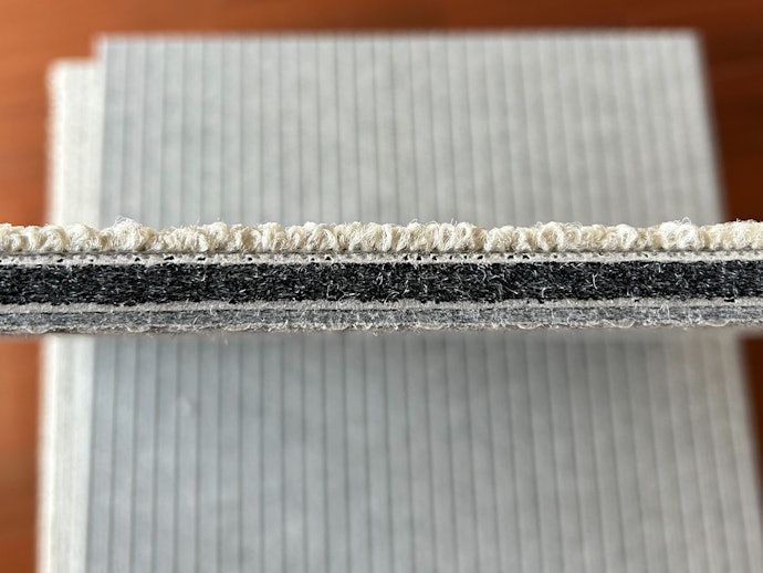 最強の防音を謳っているだけに、分厚い!期待感が高まる