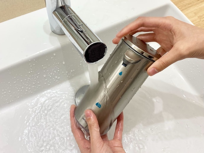 防水性能はIPX5。多少の水しぶきなら耐えられ、水による故障を防ぎやすい