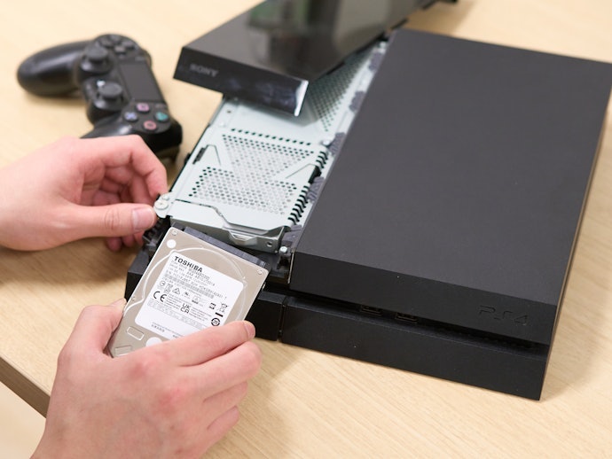 端子はSATA、厚みは9.5mmが基本。PCに使うなら例外に注意