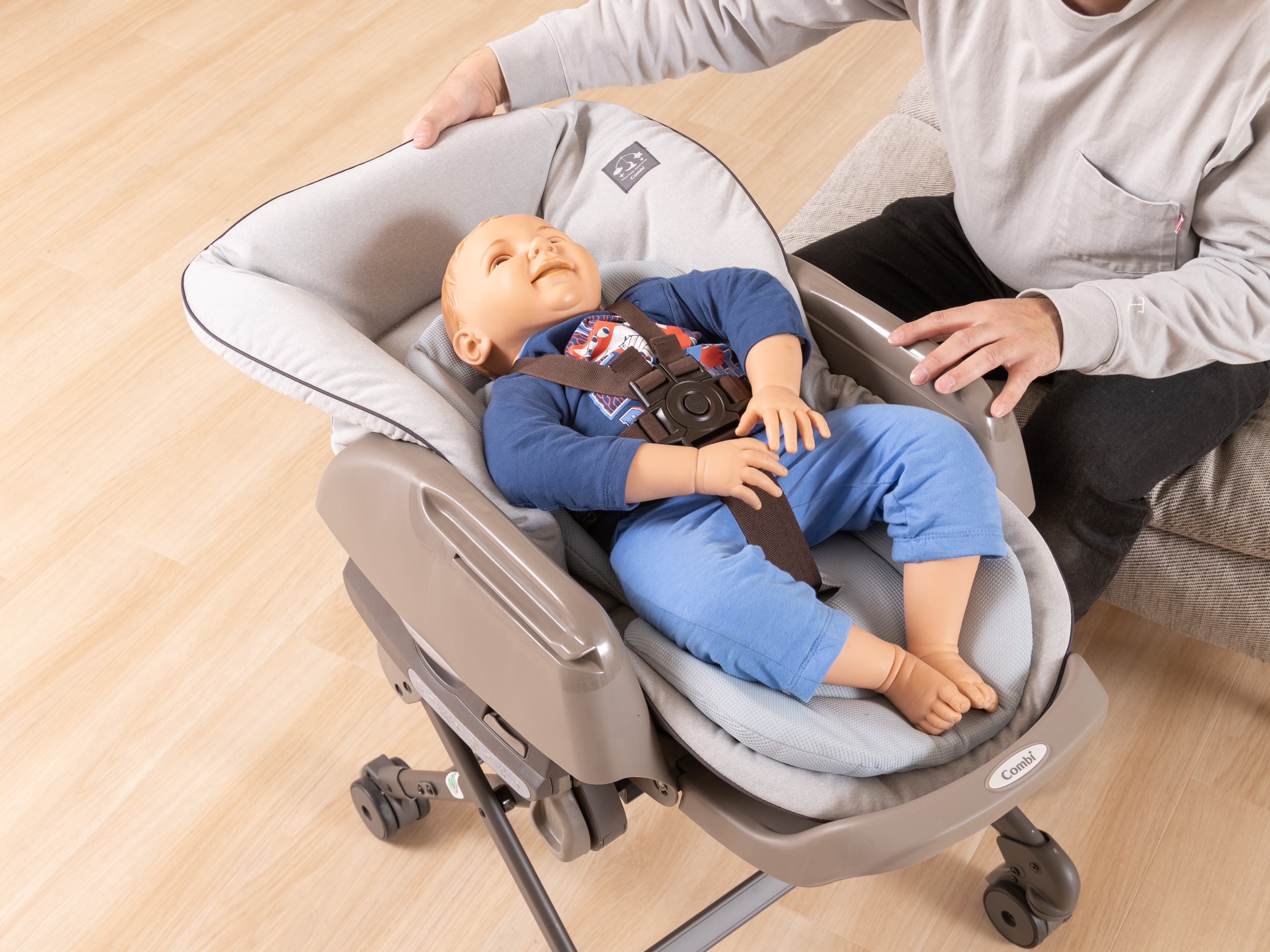 JTC／ハイローオートスイングラック(電動) ハイローチェア : JTC BABY ハイローオートスイングラック(電動) AUTO