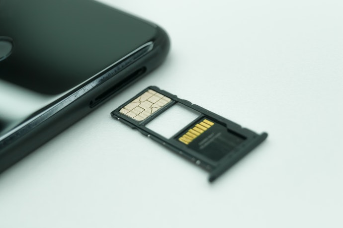 端末によってはSDカードがセットできず保存容量が減る