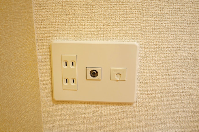 ③光コンセントとONUを設置