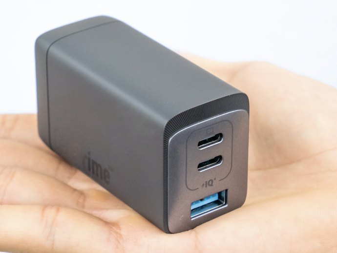 iPhone以外も充電するなら、充電口が複数あるものを選ぼう
