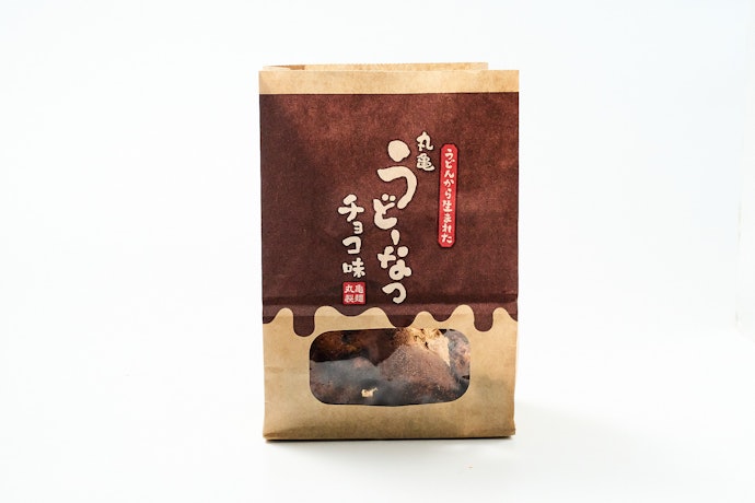 【3位】チョコチップ&パウダーのWチョコ「うどーなつ チョコ味」(350円)
