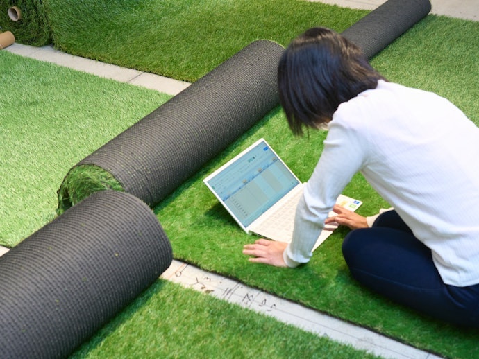 機能性はシンプル。透水穴・UV加工が施されているのはメリット