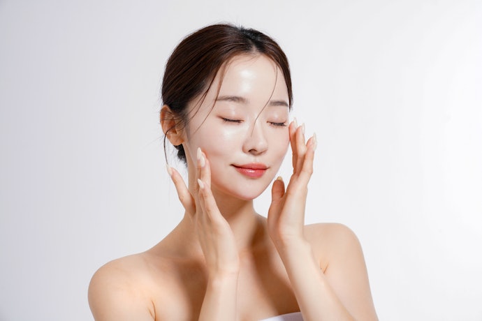 20代後半は保湿ケアが重要。まずは高保湿な成分が配合されたものをチェック