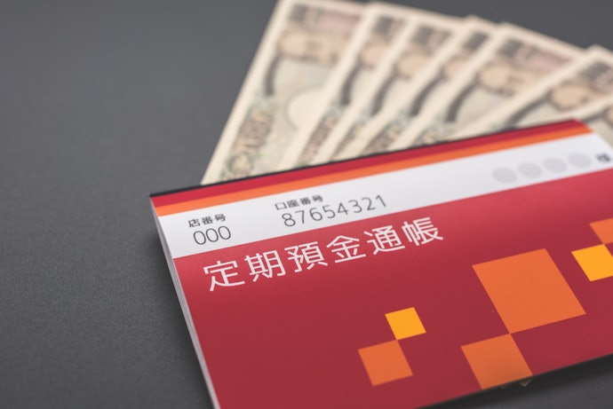 ゆうちょ銀行の「定期貯金」と「定額貯金」の違いは、預入期間と金利計算の仕方
