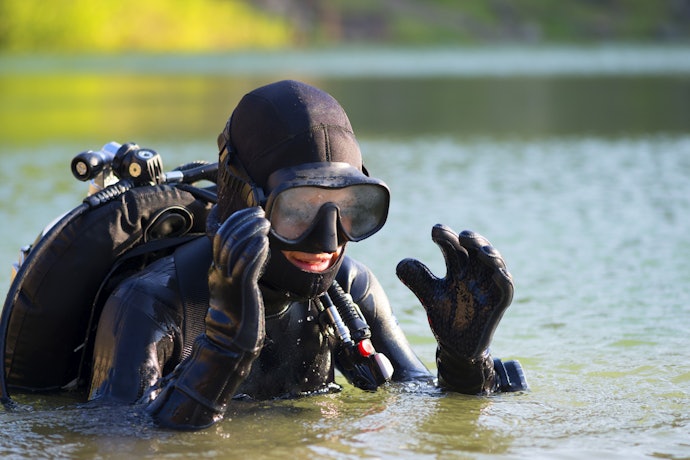 水の侵入を防ぐ、手首部分もチェック