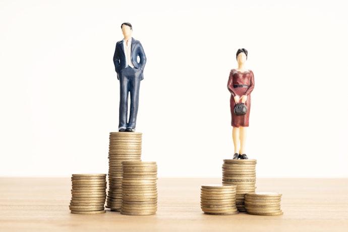 性別:男性と女性では年収に約2倍の差