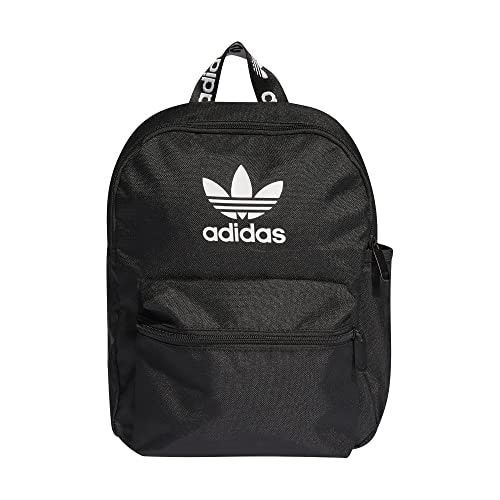 ロゴの違いにも注目。デザイン重視なら「adidas originals」を