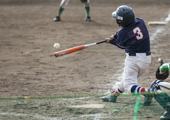 軟式バットはJ号球対応のものを選ぼう