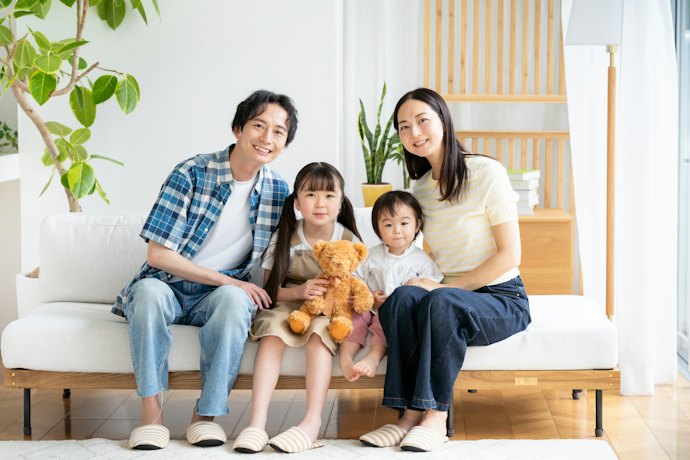 同伴者と一緒に利用するなら、同伴者料金や家族カードの年会費をチェック