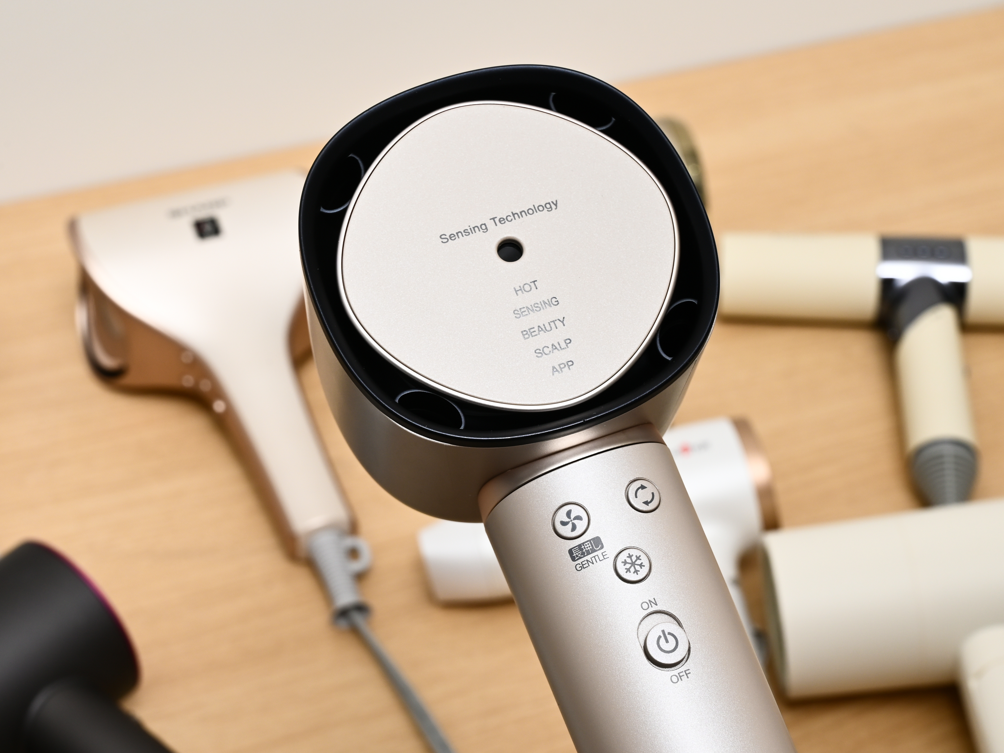 【新品未開封】YA-MAN ヤーマン ヴェーダリフトドライヤー PSM-220B ヤーマン ヴェーダリフトドライヤー PSM-220を検証レビュー