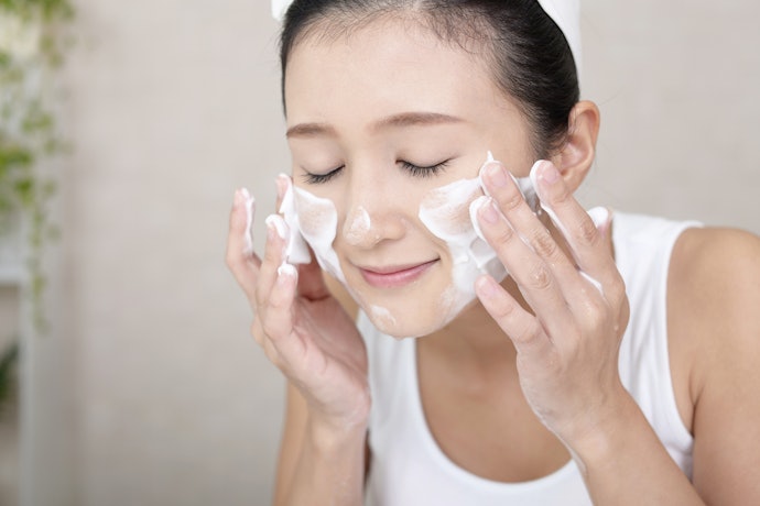 目の周辺は避けるのが基本。肌に炎症があるときは使用を控えよう