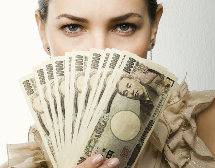 手取り20万は額面で25万円前後。年収に直すと約300万円