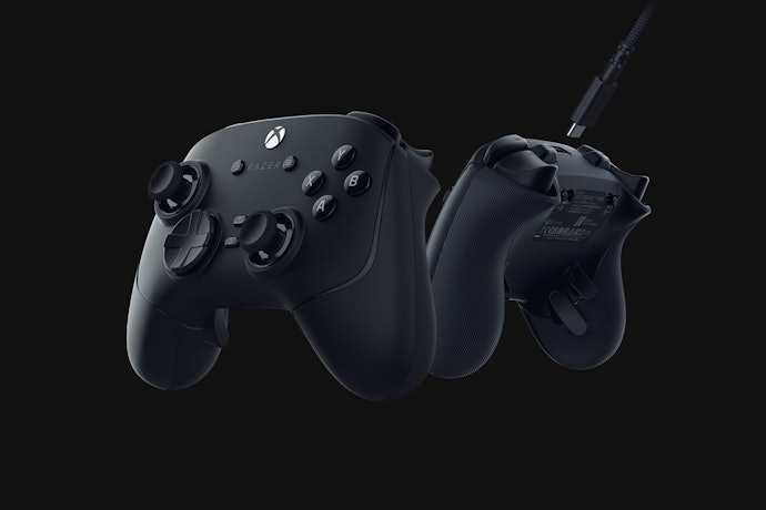 2024年9月発売。Razer Wolverine V3シリーズのハイエンドモデル