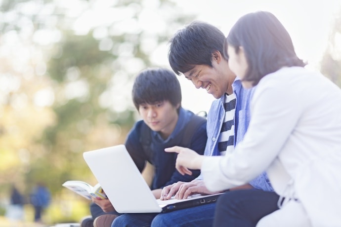 学生:親の収入やアルバイト収入
