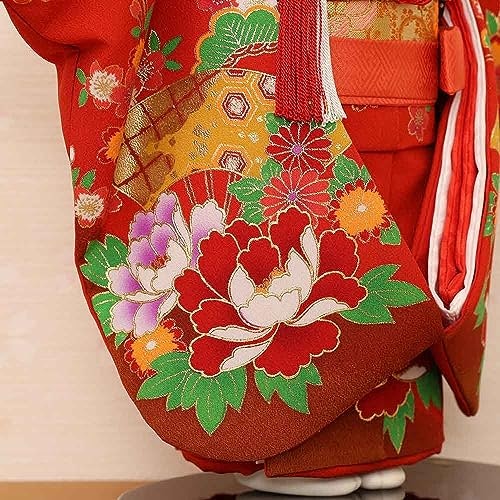 着物の柄もチェック。贈るシーンに合わせて選ぶとベター