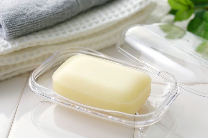 摩擦を減らしたいなら、石けんやお湯で落とせるタイプがおすすめ