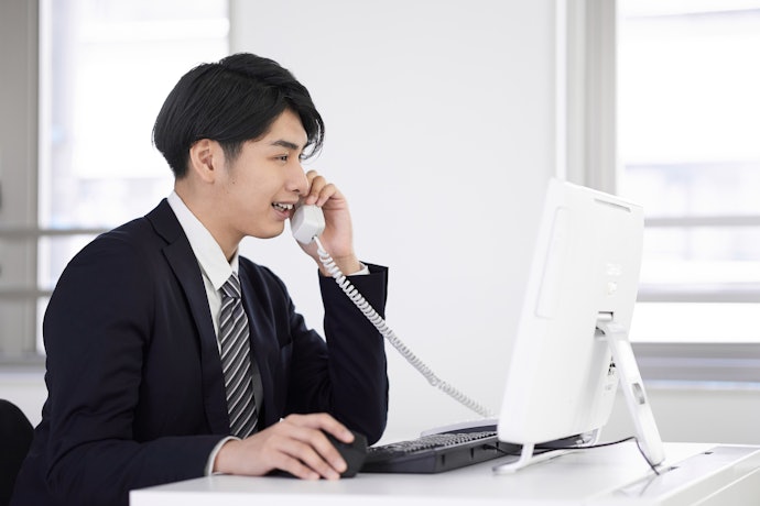 職場の連絡先は自分自身で対応できる電話番号で申込む