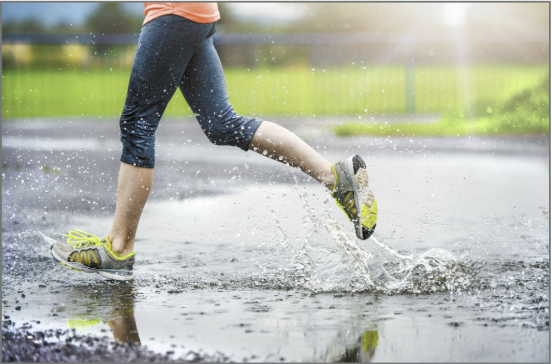 運動やスポーツで使用するなら、急な雨でも対応ができる防水性能がIPX5以上のものがおすすめ!