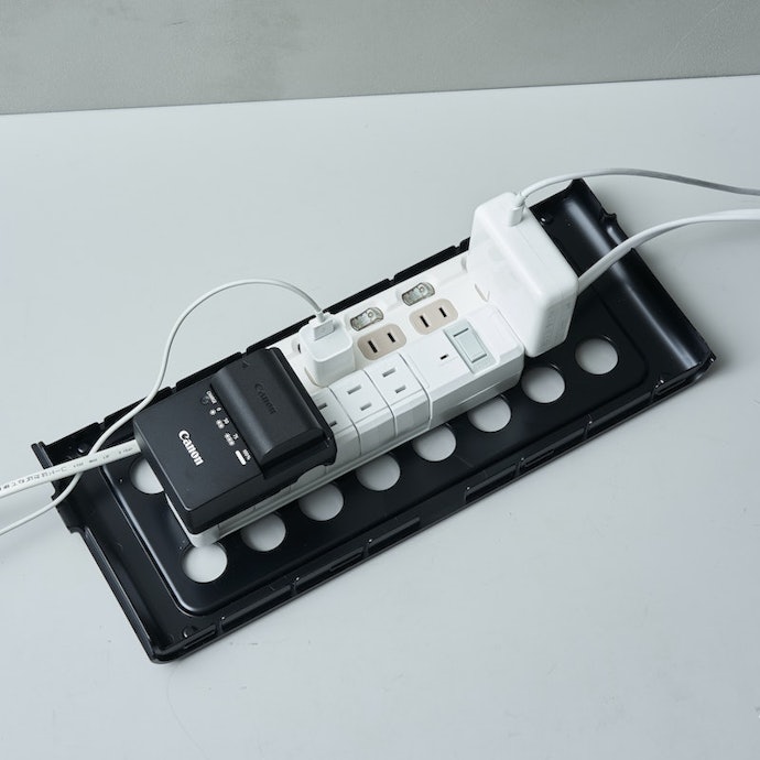 使いやすさも高評価。フタを開けずに内部の電源タップを操作できる