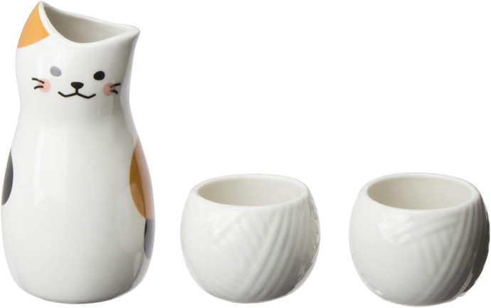 贈り物にはセット商品を選ぼう。お猪口が2~3点入ったものが喜ばれる