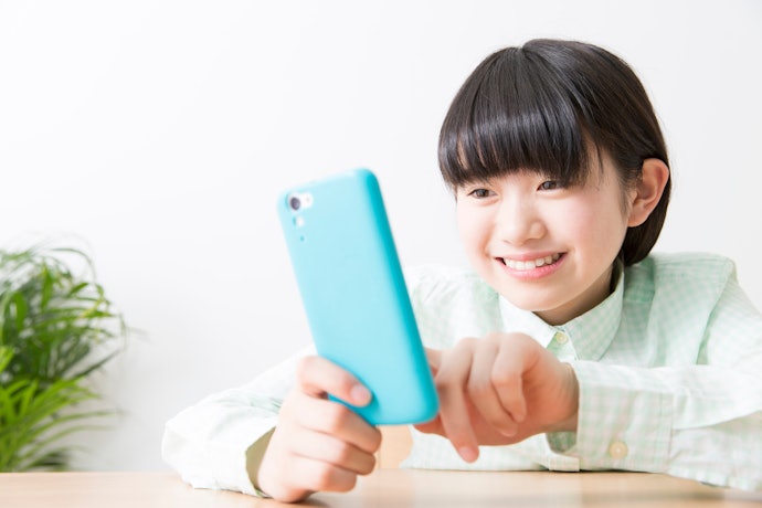 子どもに持たせる場合、親名義で契約できる?