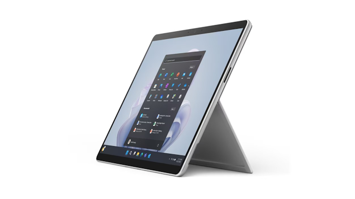 薄型・軽量の持ち運びやすい設計。純正アクセサリーにはキーボードとペンを販売