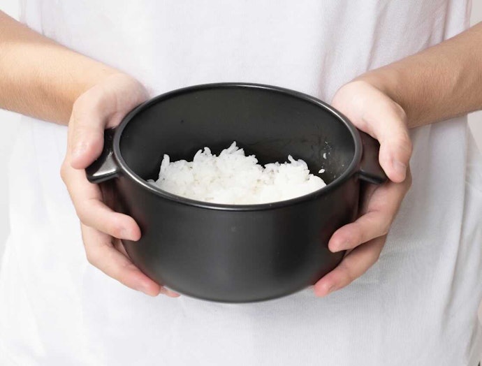 軽めのものや、取っ手付きなら陶器の割れやすさをカバーできる