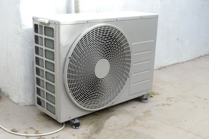 室内機や室外機の霜をチェックし、ガス漏れの有無を確認しよう