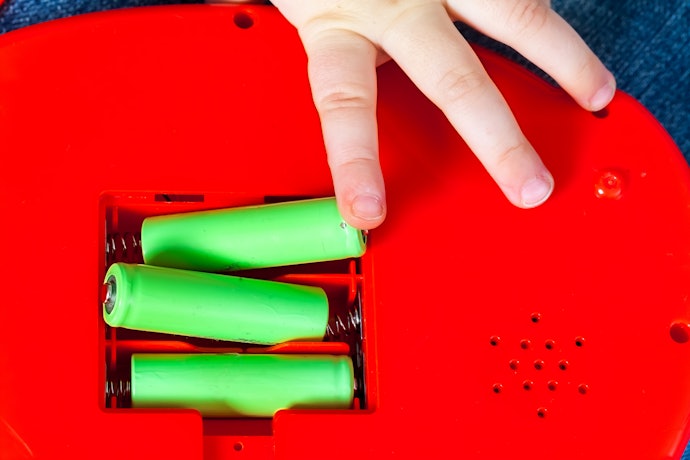 電動式の商品を選ぶ場合は電池の有無を確認