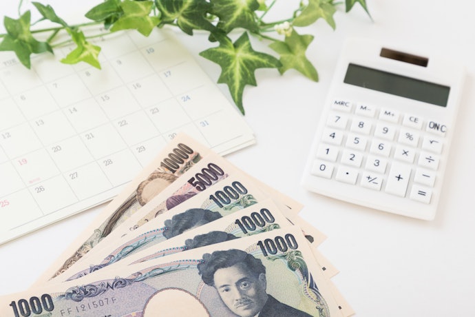 契約期間の縛りや解約金が見えにくい