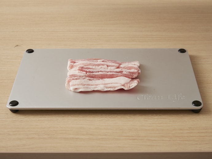 解凍プレート|冷凍した食材の旨みを逃さず短時間で解凍できる