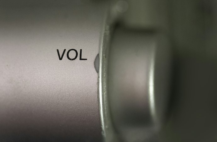 アラーム音変更・音量調節機能があれば、音に慣れない