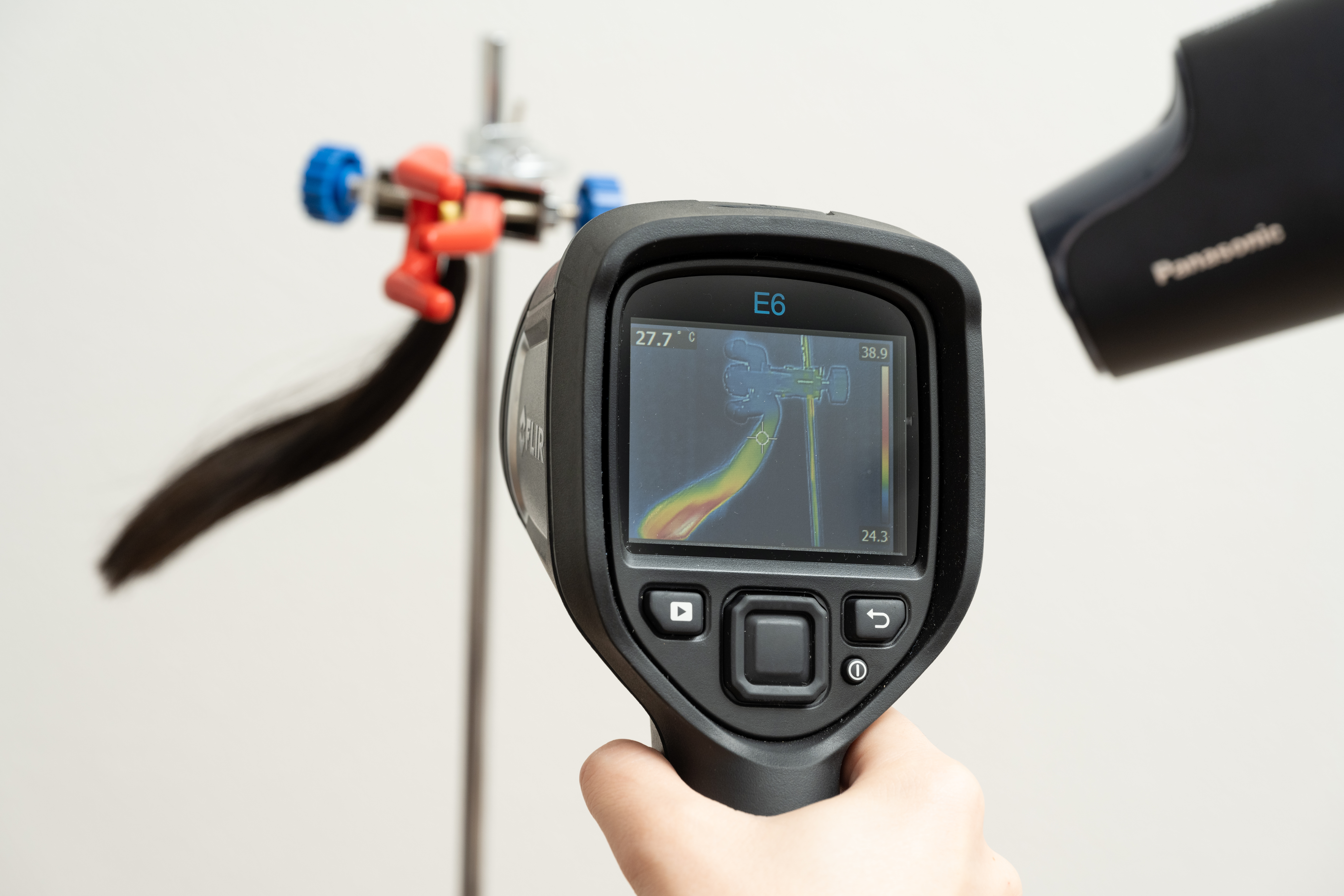 シャープ プラズマクラスター ドレープフロードライヤー IB-WX902を