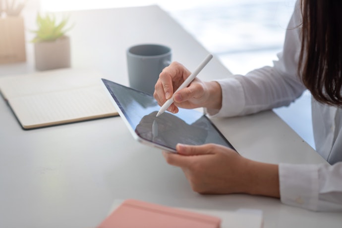 操作性やアプリの使いやすさを重視するなら、iPad miniやAndroidがおすすめ