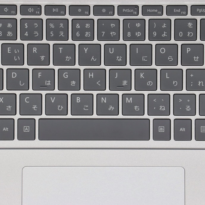 キーボードの打鍵感はいまひとつ。底打ち感が気になったモニターが多数